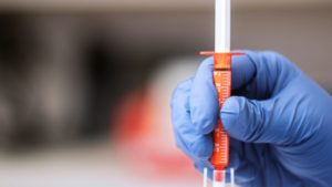 Estudo compara resultados de reposição hormonal para homens hipogonádicos tratados com cipionato de testosterona intramuscular versus enantato de testosterona subcutâneo